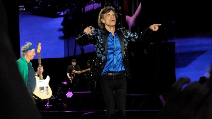 mick-jagger-in-sicilia:-a-palermo-visita-palazzo-dei-normanni