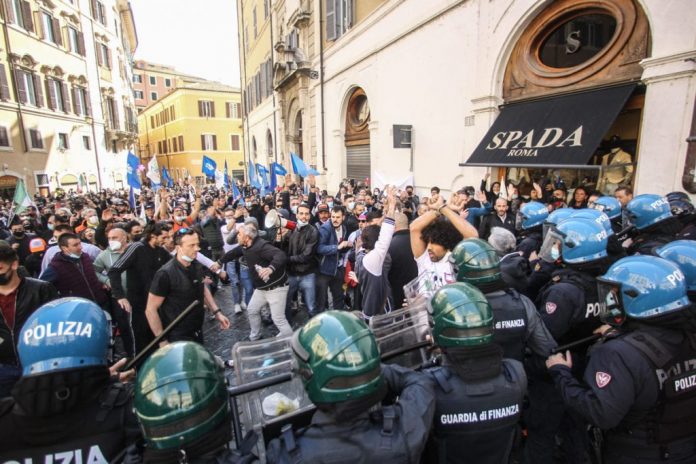 diretta|-covid,-un-migliaio-a-roma-per-protesta-‘ioapro’:-bombe-carta-contro-polizia,-ferito-agente