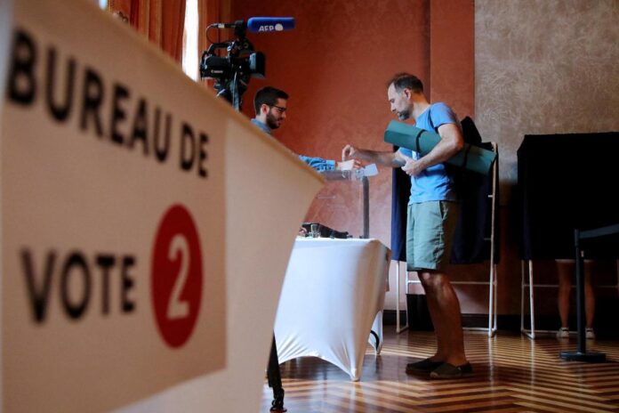 francia,-e-il-giorno-delle-elezioni-legislative-anticipate:-al-voto-dopo-il-flop-di-macron