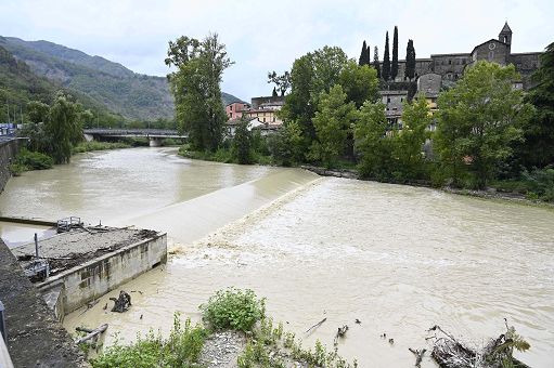 maltempo,-in-romagna-fiumi-esondati,-migliaia-di-persone-evacuate