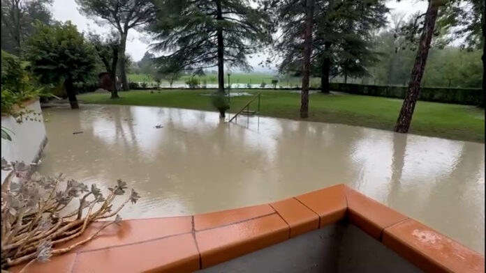 video-|-alluvione,-a-idice-“l’acqua-e-salita-tre-metri-in-45-minuti”:-parlano-i-residenti-sommersi