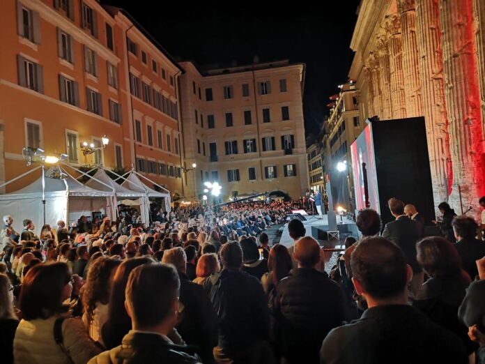 roma-storia-festival,-oltre-10mila-presenze:-chiusura-con-‘cacio-e-pepe’-e-omaggio-a-proietti