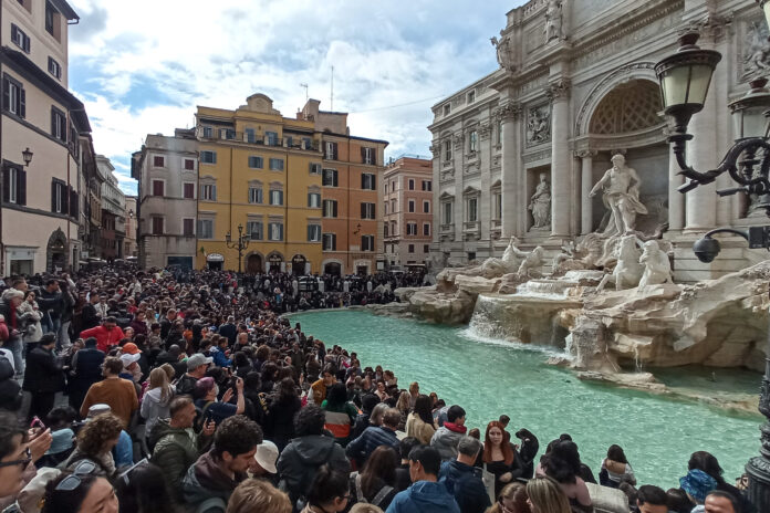 roma,-fontana-di-trevi-a-numero-chiuso-per-il-giubileo:-nessun-tornello,-ma-si-valuta-un-ticket