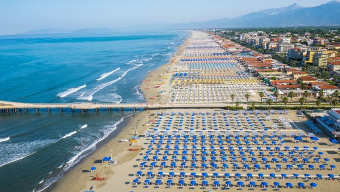 fake-news-sul-mare-dopo-l’alluvione:-vittoria-(e-scuse)-per-gli-hotel-di-rimini