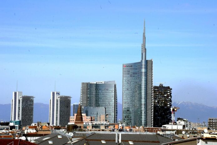 unicredit-e-commerzbank:-la-partita-si-gioca-su-governance,-dipendenti-e-sede