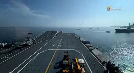 italian-carrier-strike-group-si-addestra-con-la-marina-indiana